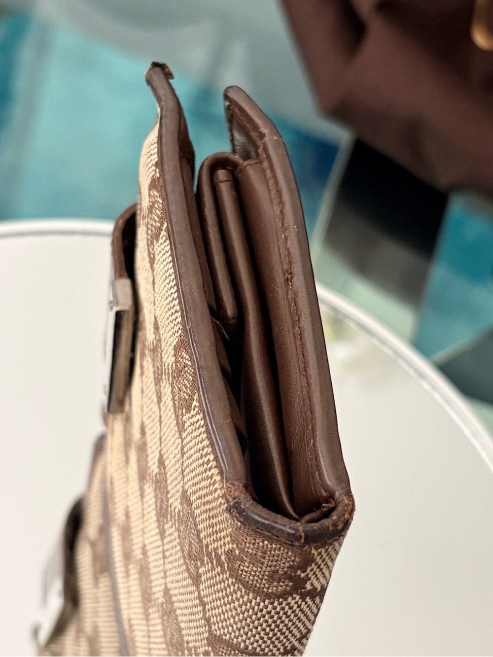 Gucci Monogram Compact Wallet - Picture 15 of 17
